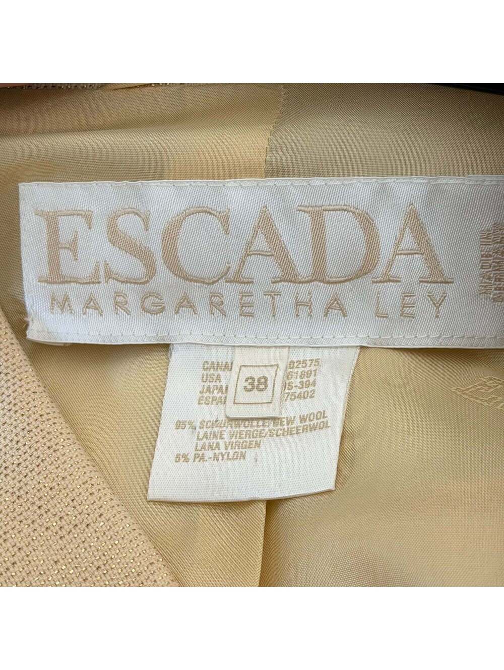 Escada - Picture 8 of 9